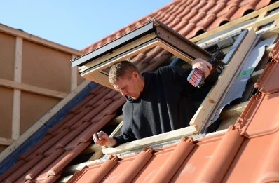 Pose de fenêtres de toit Velux à Champagnat-le-Jeune